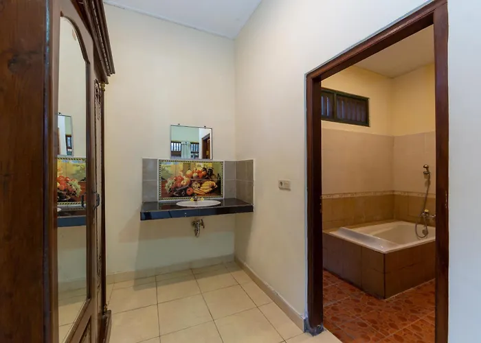 Rahayu Hanoman Hotel